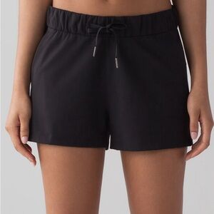 Lululemon On the Fly Short | Size 8 | Black | NWT